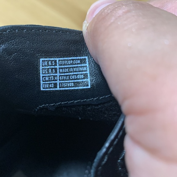 FitFlop Women's Size 8.5 Black Super Chelsea Leather Elastic Ankle Boots C45-090 - Picture 7 of 7